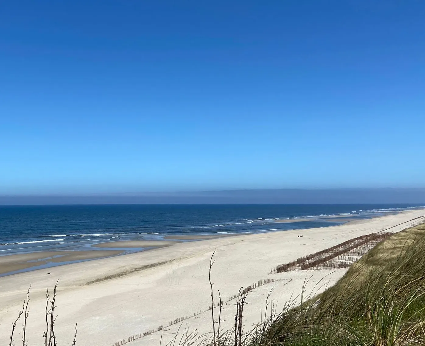 Sylter Kitespot mit blauem Wasser